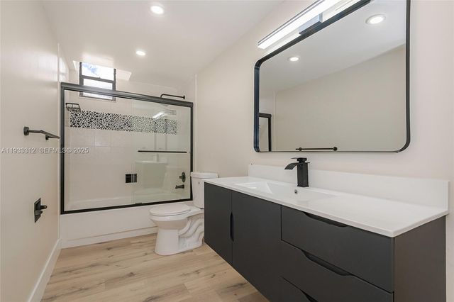 2500 Parkview Dr 821, Hallandale Beach, FL 33009