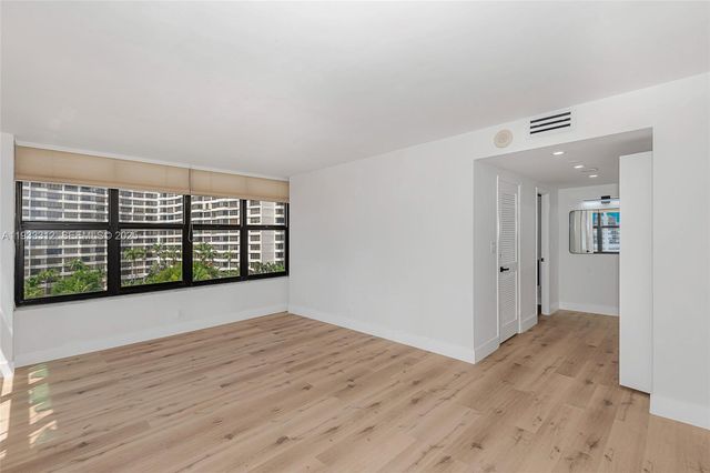 2500 Parkview Dr 821, Hallandale Beach, FL 33009