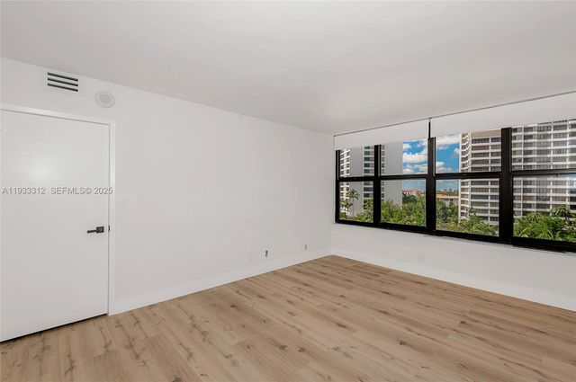 2500 Parkview Dr 821, Hallandale Beach, FL 33009