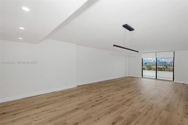 2500 Parkview Dr 821, Hallandale Beach, FL 33009