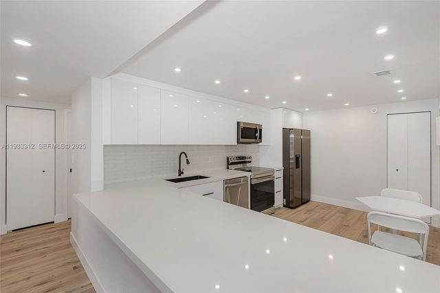 2500 Parkview Dr 821, Hallandale Beach, FL 33009