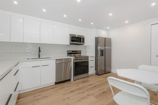 2500 Parkview Dr 821, Hallandale Beach, FL 33009