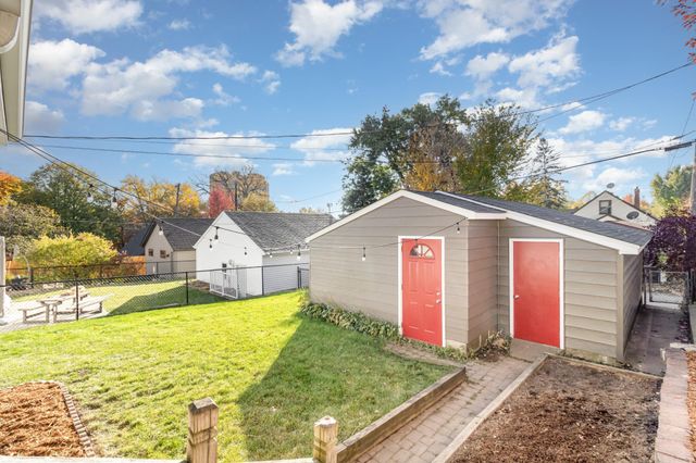 1234 Berkeley Avenue, Saint Paul, MN 55105