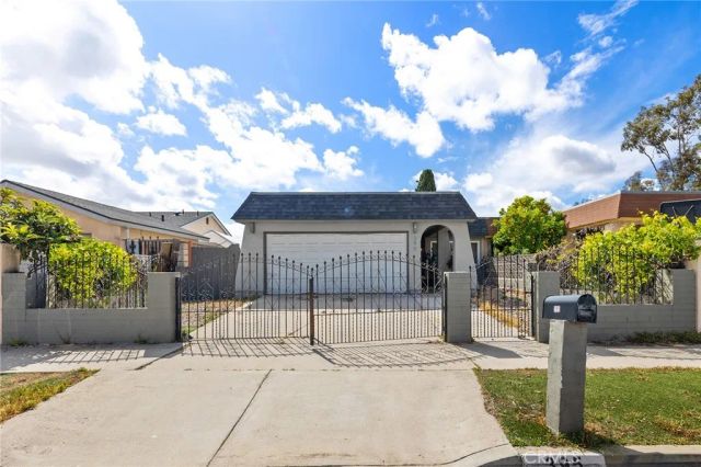 395 Calle Mariposa, Oceanside, CA 92057