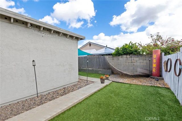 395 Calle Mariposa, Oceanside, CA 92057
