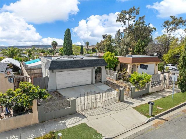 395 Calle Mariposa, Oceanside, CA 92057