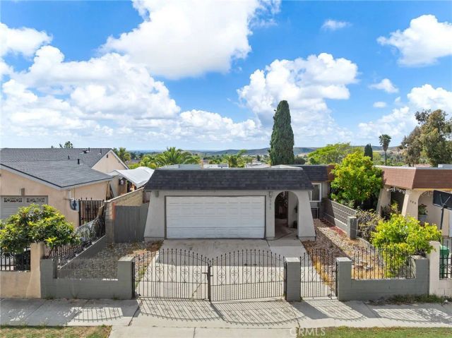 395 Calle Mariposa, Oceanside, CA 92057