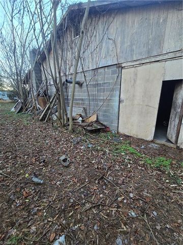 2108 Grooms Road, Reidsville, NC 27320