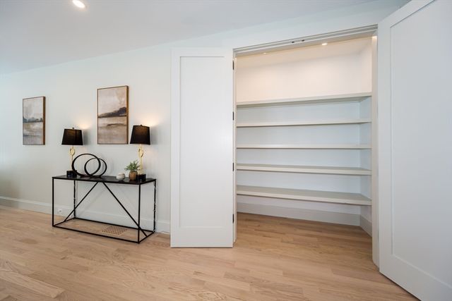 3 Vale St A, Natick, MA 01760