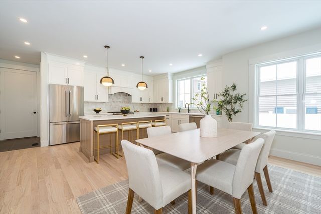 3 Vale St A, Natick, MA 01760