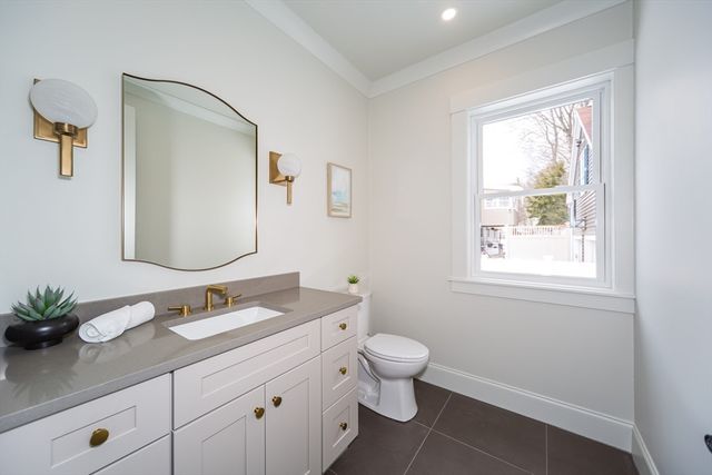 3 Vale St A, Natick, MA 01760