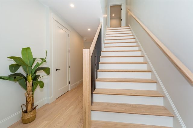 3 Vale St A, Natick, MA 01760