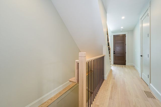 3 Vale St A, Natick, MA 01760