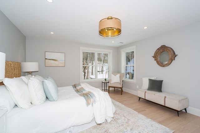 3 Vale St A, Natick, MA 01760