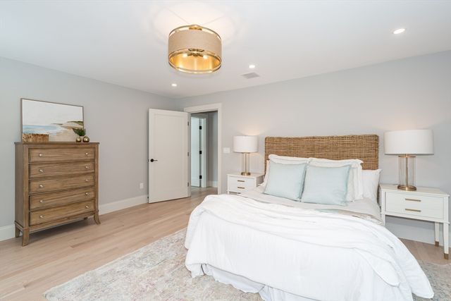 3 Vale St A, Natick, MA 01760