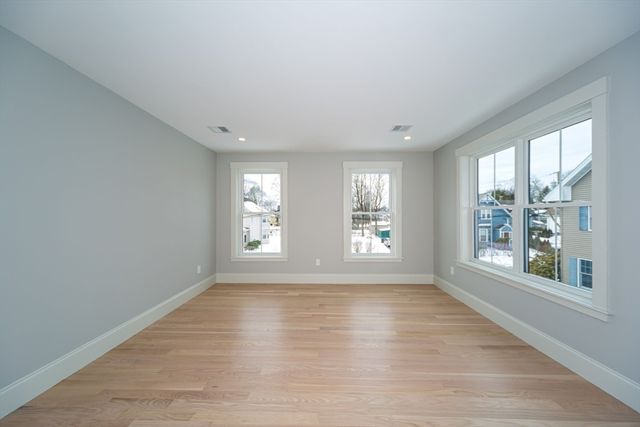 3 Vale St A, Natick, MA 01760