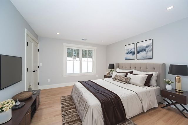 3 Vale St A, Natick, MA 01760