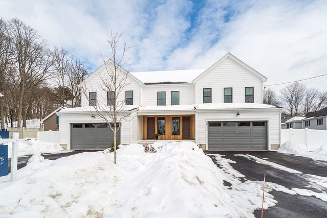 3 Vale St A, Natick, MA 01760