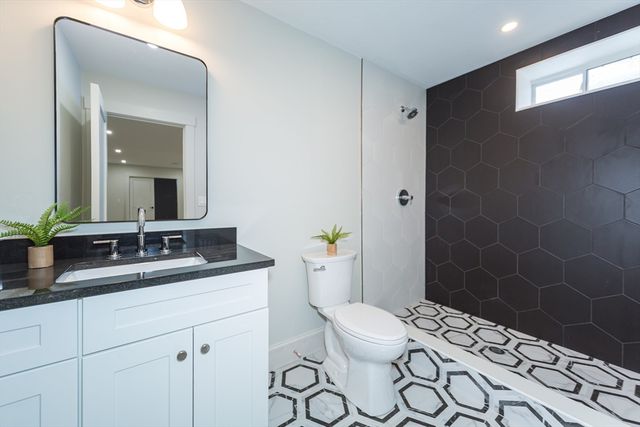 3 Vale St A, Natick, MA 01760