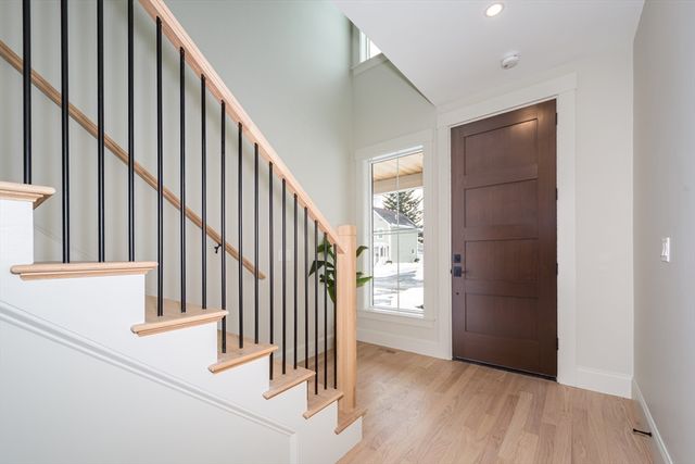 3 Vale St A, Natick, MA 01760