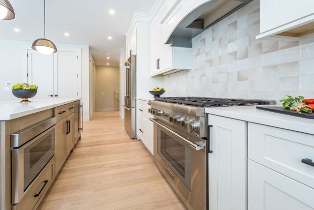 3 Vale St A, Natick, MA 01760