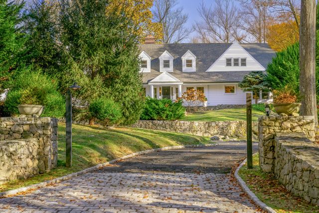 10 Woodhill Road, Wilton, CT 06897