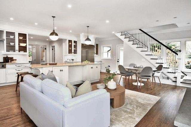 10 Woodhill Road, Wilton, CT 06897