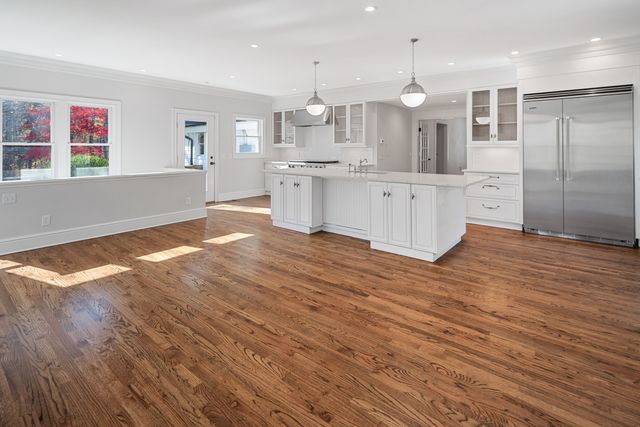 10 Woodhill Road, Wilton, CT 06897