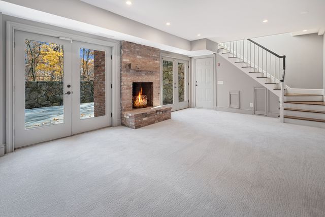 10 Woodhill Road, Wilton, CT 06897