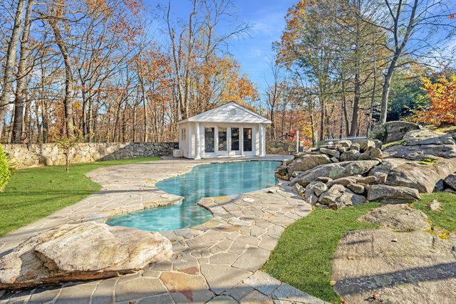 10 Woodhill Road, Wilton, CT 06897