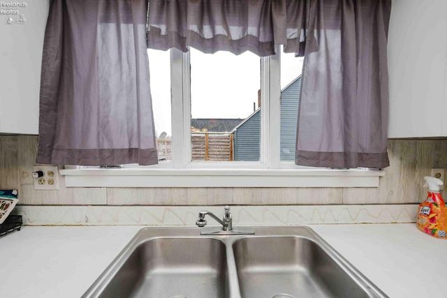 301 Schiller Avenue, Sandusky, OH 44870