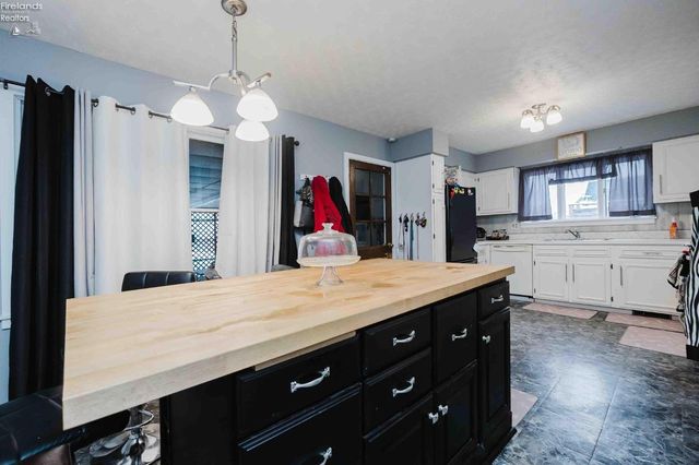 301 Schiller Avenue, Sandusky, OH 44870