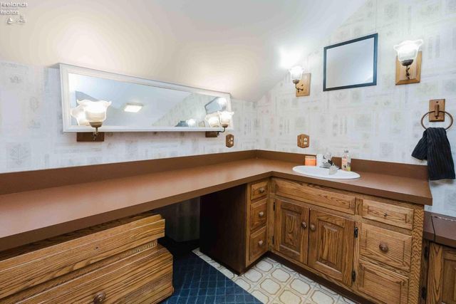 301 Schiller Avenue, Sandusky, OH 44870