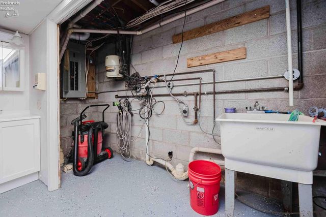 301 Schiller Avenue, Sandusky, OH 44870