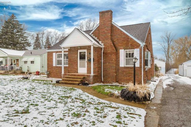 301 Schiller Avenue, Sandusky, OH 44870