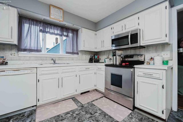 301 Schiller Avenue, Sandusky, OH 44870