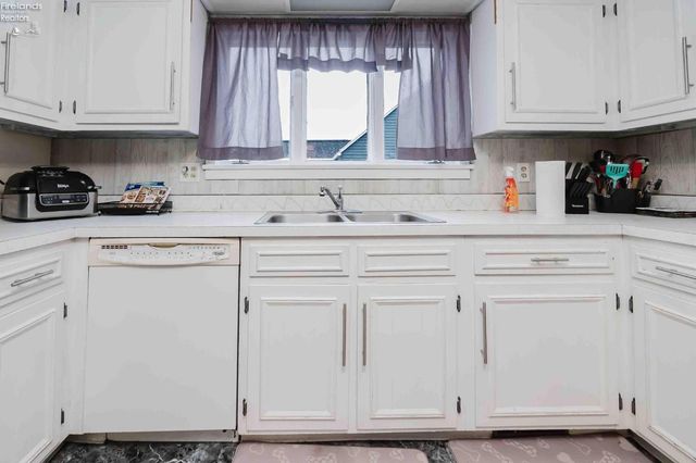 301 Schiller Avenue, Sandusky, OH 44870