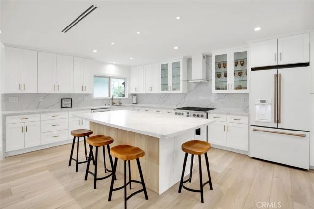 937 Misty Isle Drive, Glendale, CA 91207