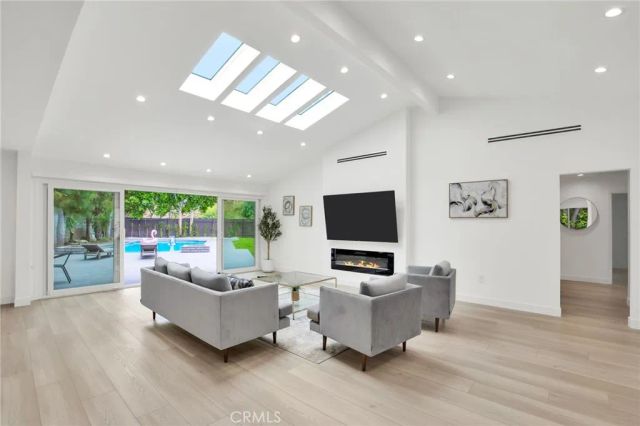 937 Misty Isle Drive, Glendale, CA 91207