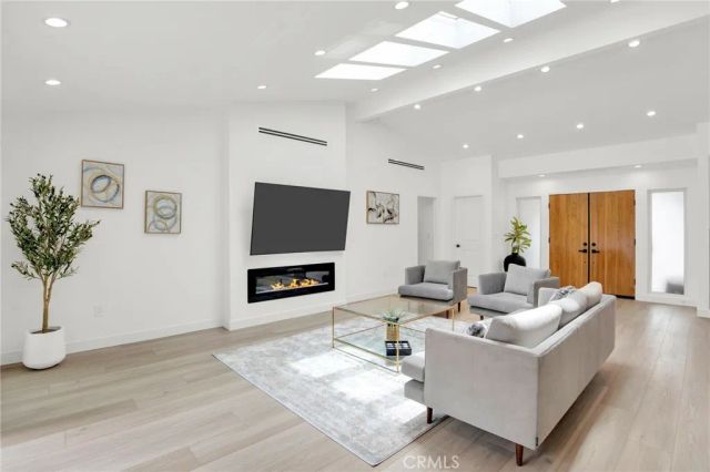937 Misty Isle Drive, Glendale, CA 91207