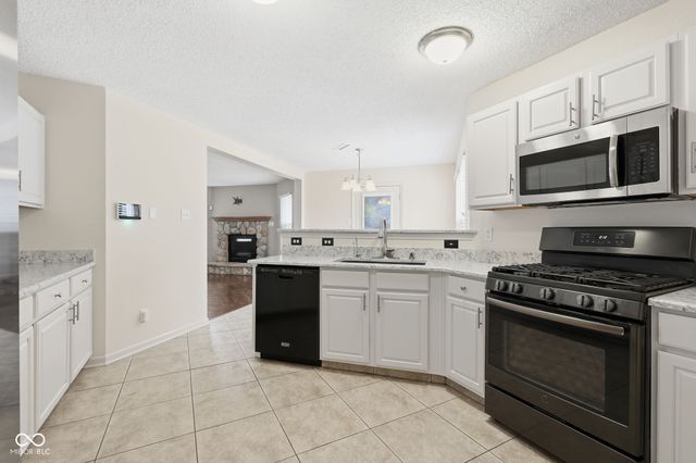 10215 Lothbury Circle, Fishers, IN 46037