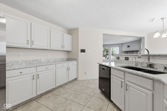 10215 Lothbury Circle, Fishers, IN 46037