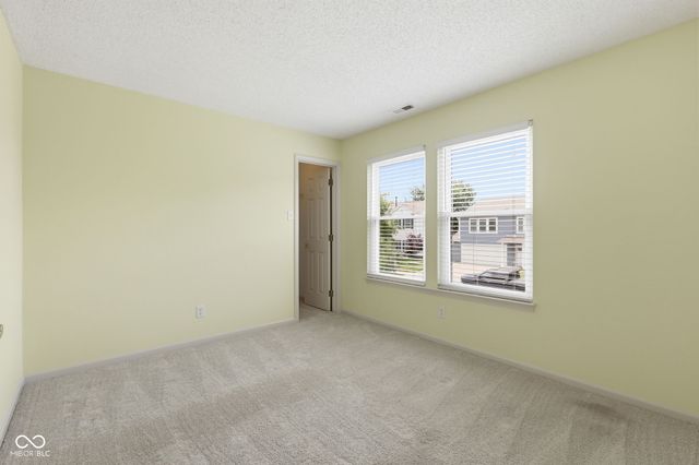 10215 Lothbury Circle, Fishers, IN 46037