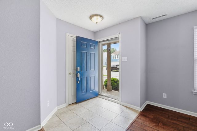 10215 Lothbury Circle, Fishers, IN 46037