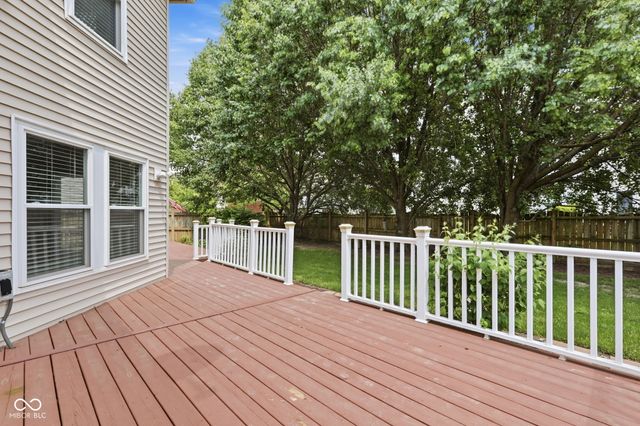 10215 Lothbury Circle, Fishers, IN 46037