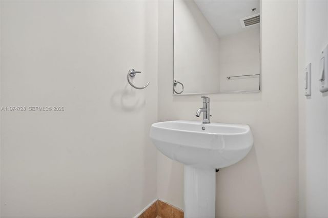 18201 Collins Ave 2008, Sunny Isles Beach, FL 33160