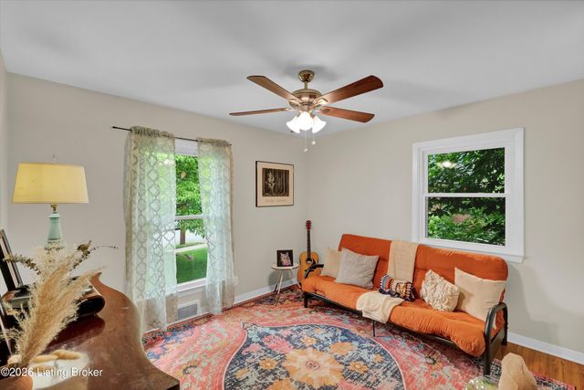 3612 Rosemont Ct, Louisville, KY 40218