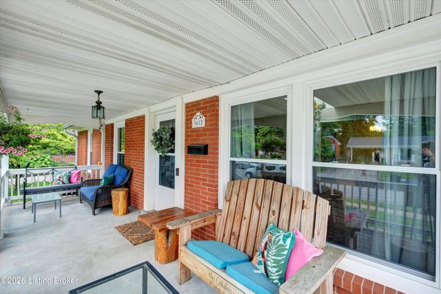 3612 Rosemont Ct, Louisville, KY 40218