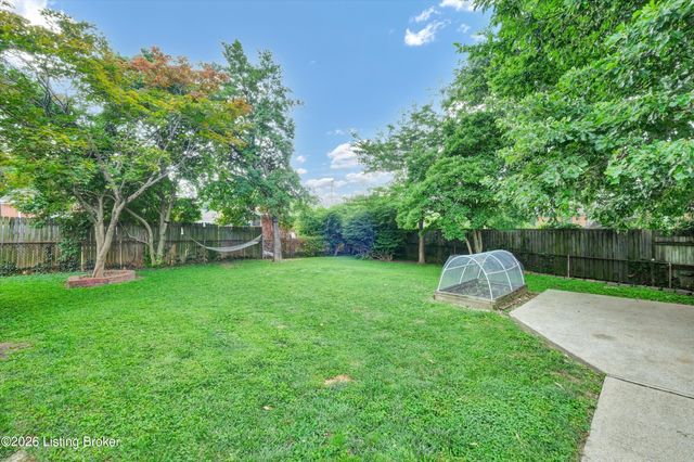 3612 Rosemont Ct, Louisville, KY 40218