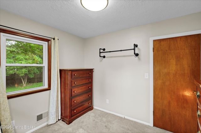 3612 Rosemont Ct, Louisville, KY 40218